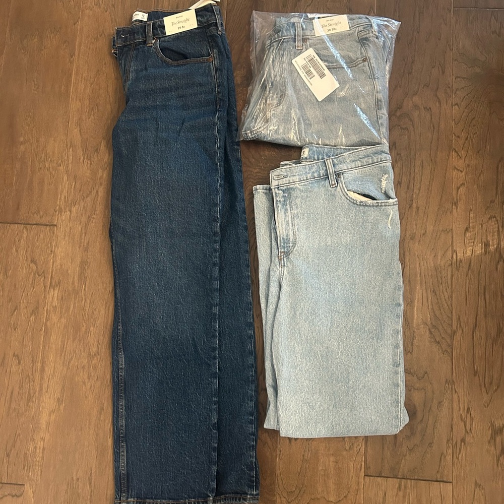 Abercrombie 90s StraightLeg midrise jeans NWT